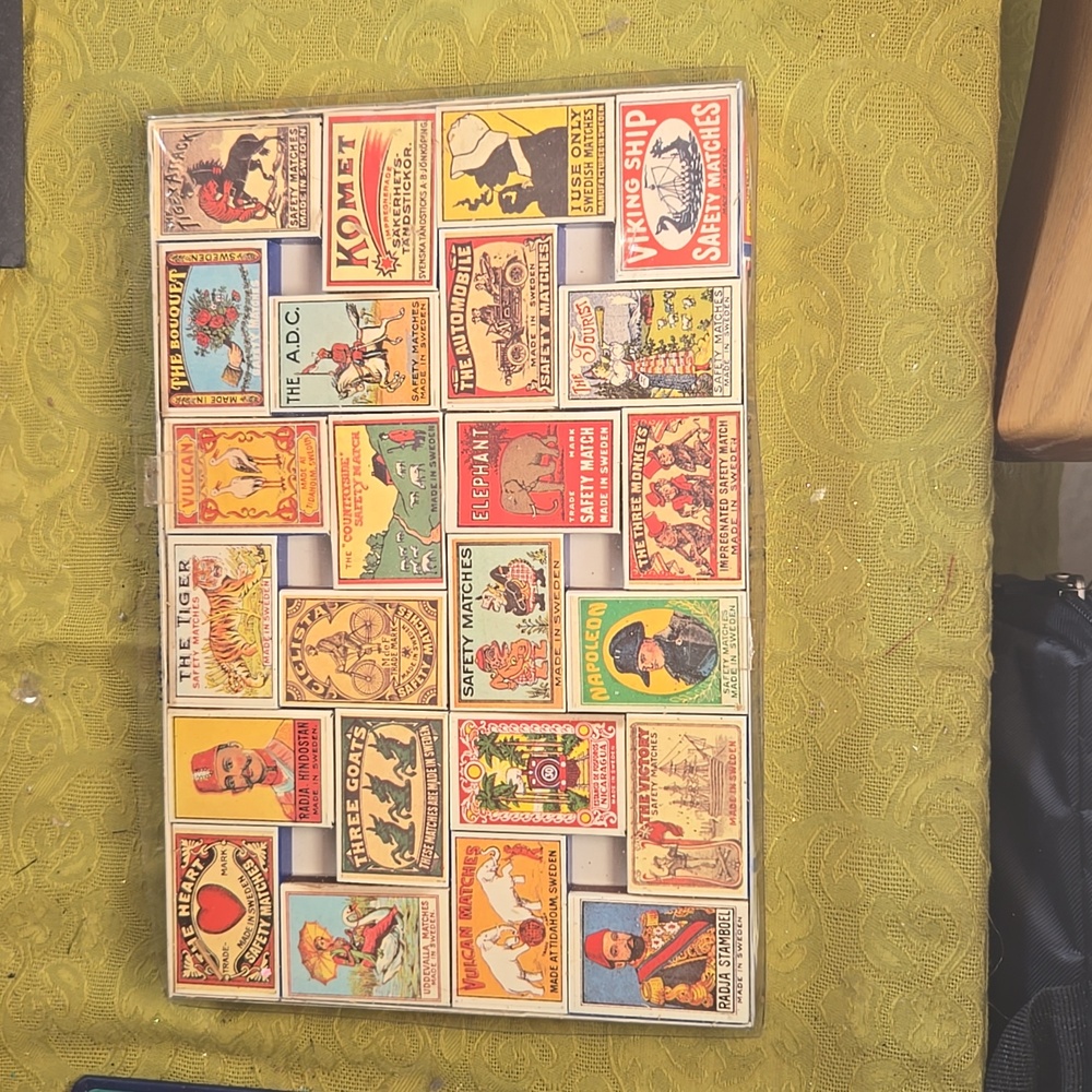 Set Box with 48 Vintage Swedish Matchbox with Matches from the 70s. - Picture 2 of 5